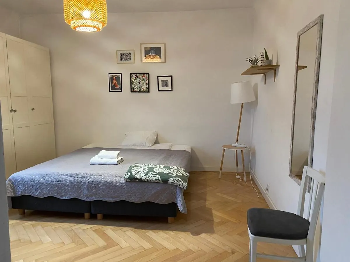 Slow Life Apartment Next To Metro Station Varşova