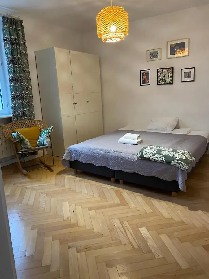 Slow Life Apartment Next To Metro Station Varşova