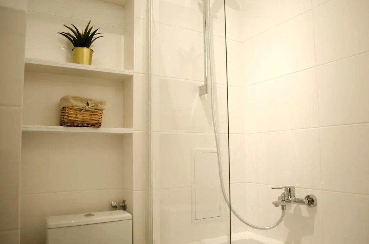 Slow Life Apartment Next To Metro Station Varşova